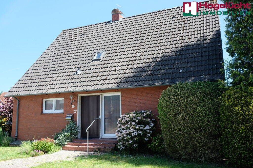 In zentraler Wohnlage! Ein kurzfristig zu beziehendes Einfamilienhaus mit Garage, 26603 Aurich