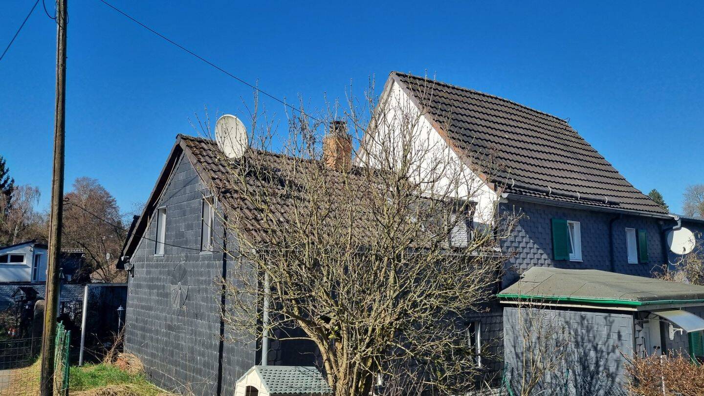 SANIERUNGSBEDÜRFTIG – IDEAL FÜR DEN HANDWERKER IN SOLINGEN – HOEHSCHEID, 42659 Solingen (Burg Höhscheid Solingen-Mitte)