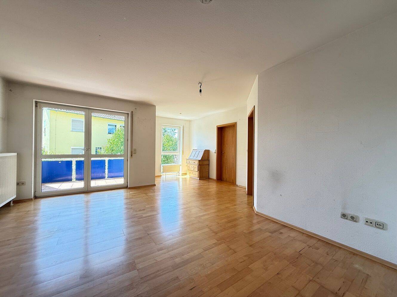 Helle 4-Zimmer-Wohnung (84 m²) mit Südwestbalkon und Stellplatz in Eibelstadt, 97246 Eibelstadt