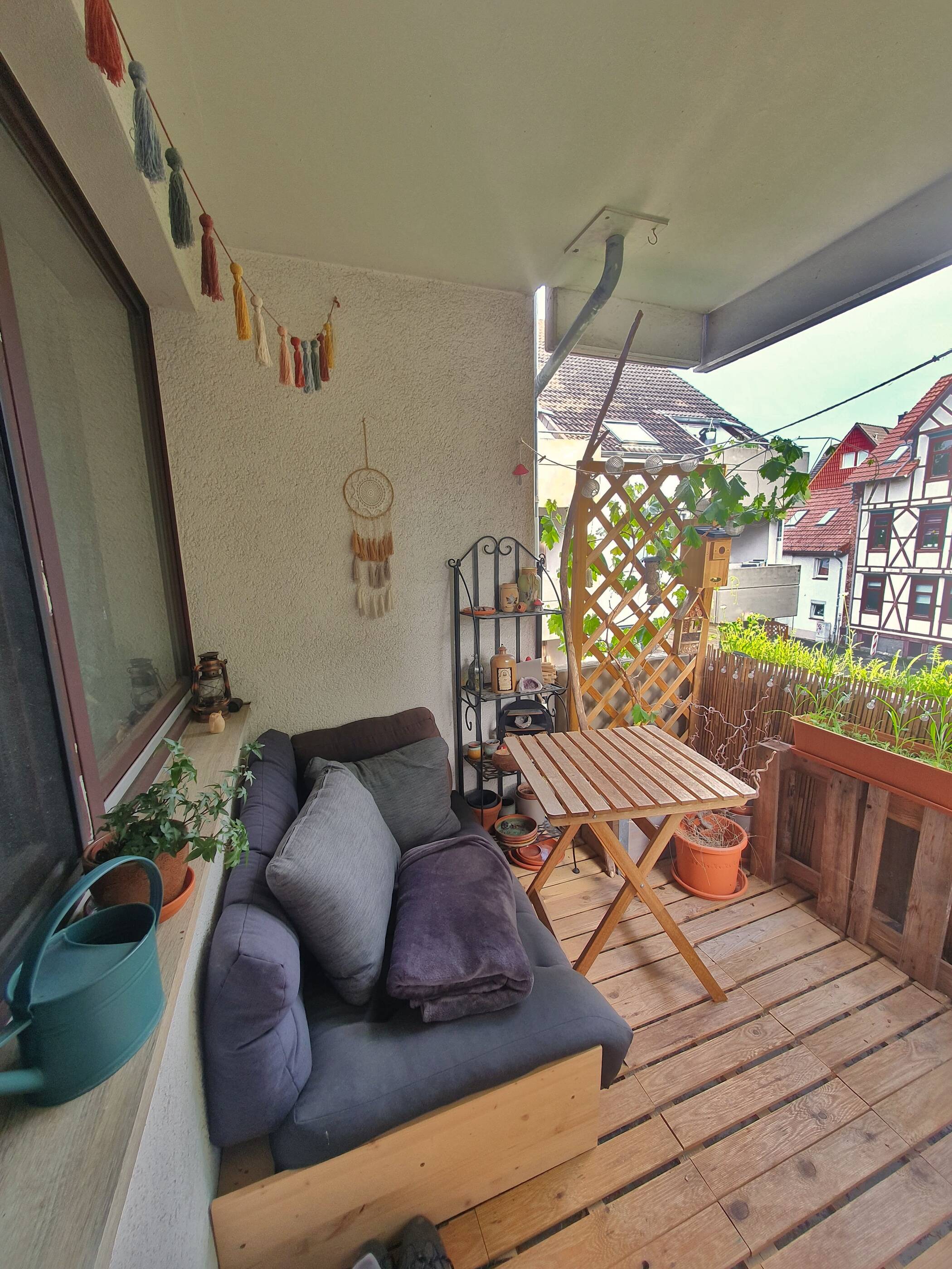 Gepflegte 2-Zimmer Wohnung mit neuwertiger Küche – Mit Balkon, Stellplatz und Kellerabteil, 37077 Göttingen