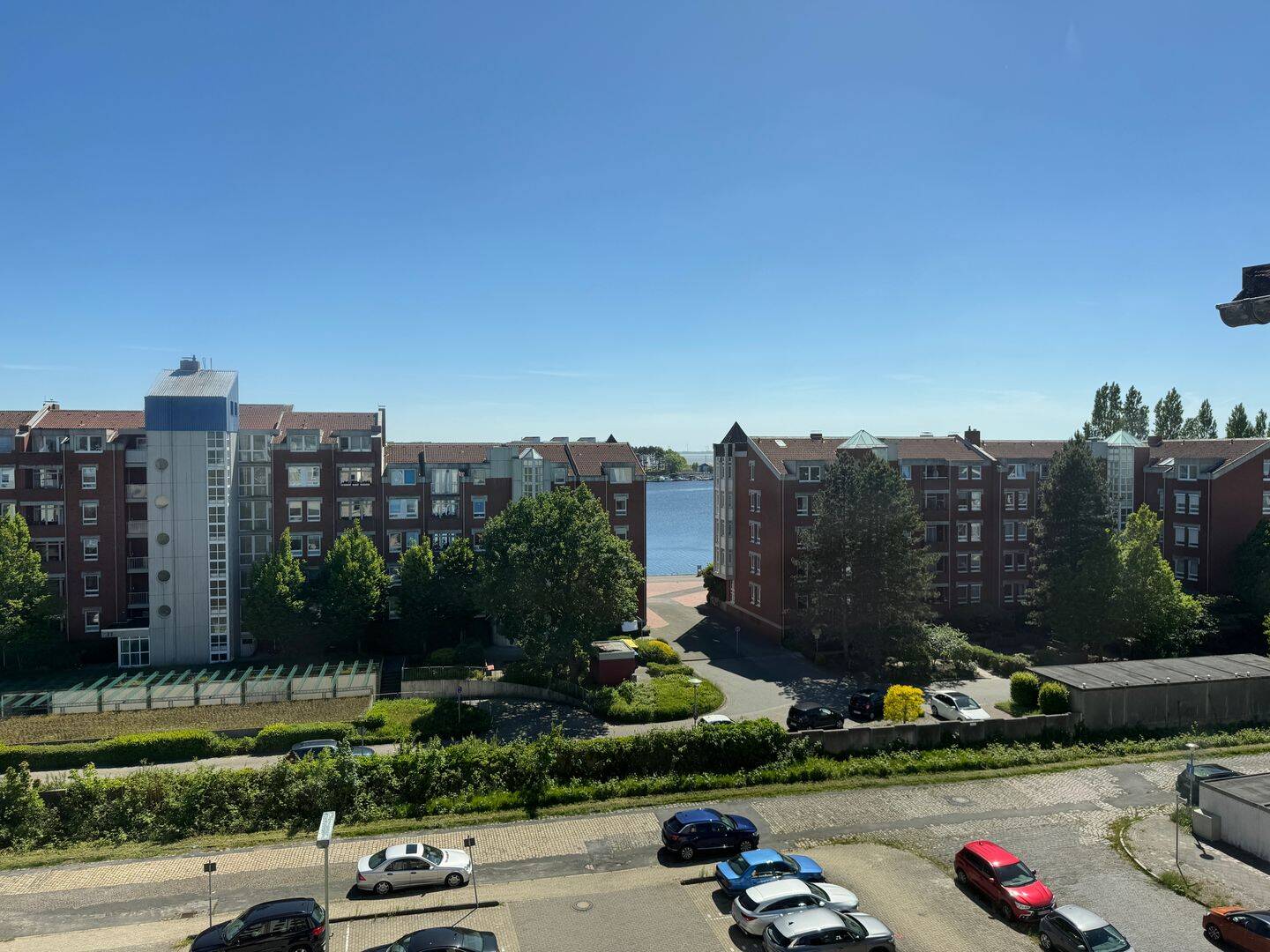 Teilmöblierte Wohnung mit Wasserblick in Wilhelmshaven, 26382 Wilhelmshaven (Bant Heppens Innenhafen Innenstadt Siebethsburg)