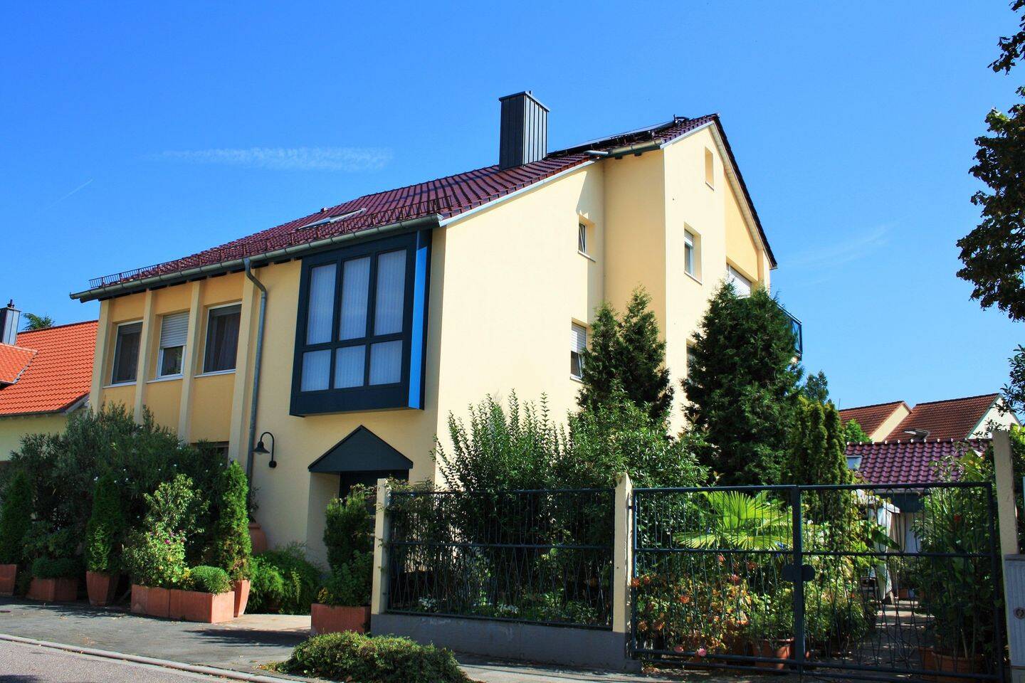 Großzügige 2-Zi-EG-Wg mit 28 qm Nebenraum & 2 Stellplätze u. kl. Gartenanteil, 76764 Rheinzabern