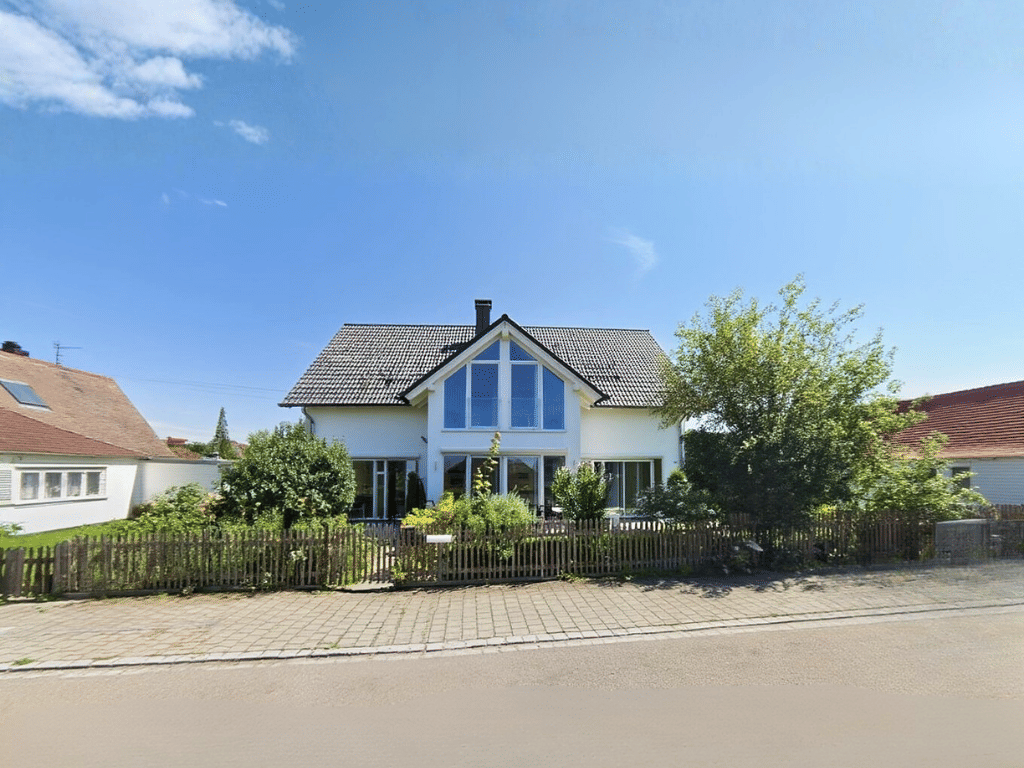 Familienfreundliches Haus mit Garten in Aichach, 86551 Aichach