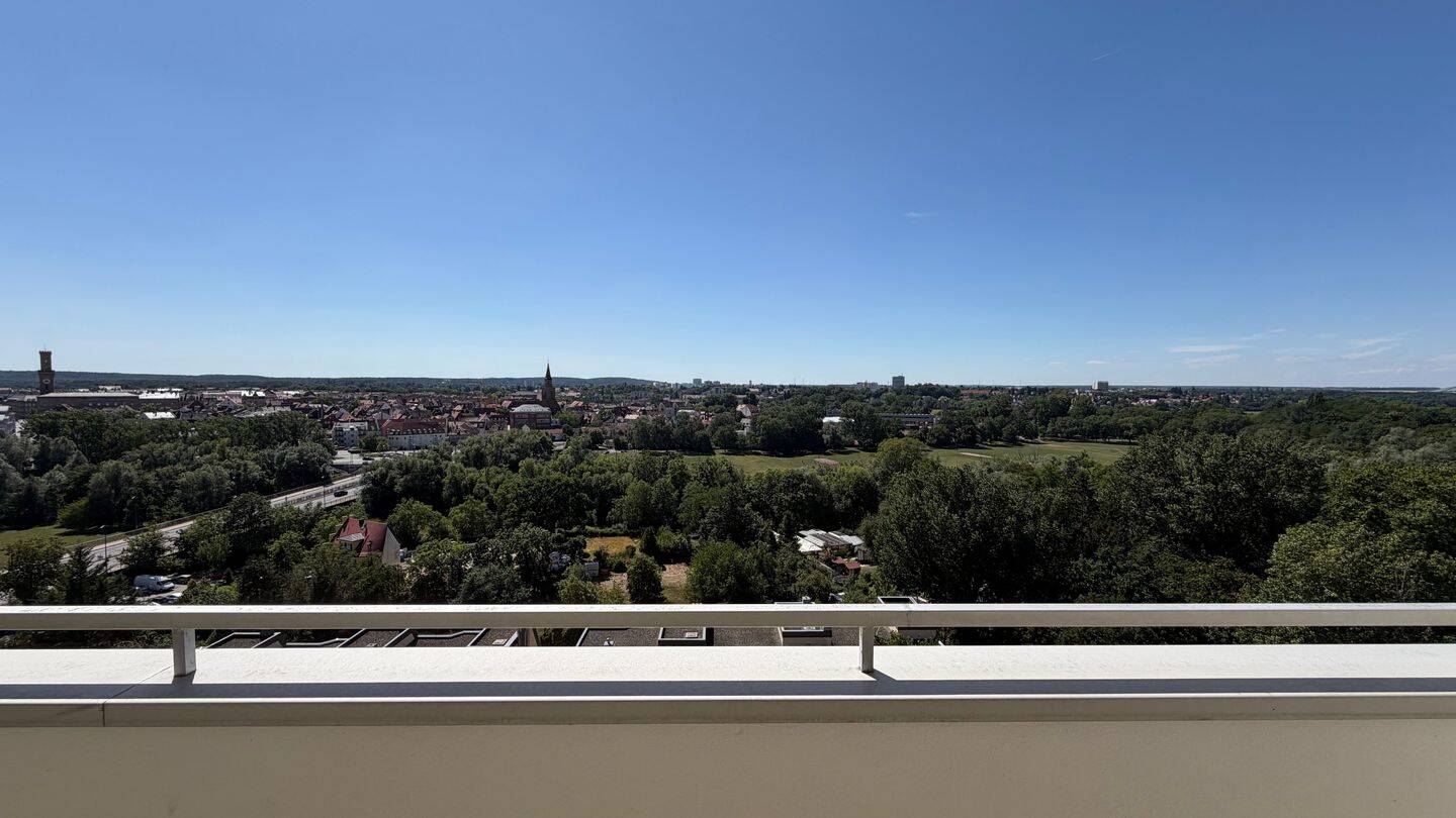 3 Zimmmer . Panoramablick . komplett saniert ., 90765 Fürth