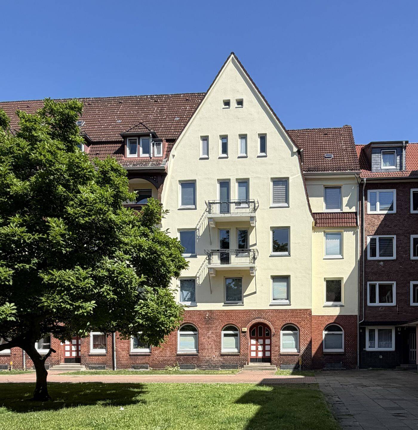 Alt-Wilhelmsburg- 2 Zimmer Wohnung mit modernem Bad uns Dielenboden!, 21107 Hamburg (Mitte Steinwerder Wilhelmsburg)