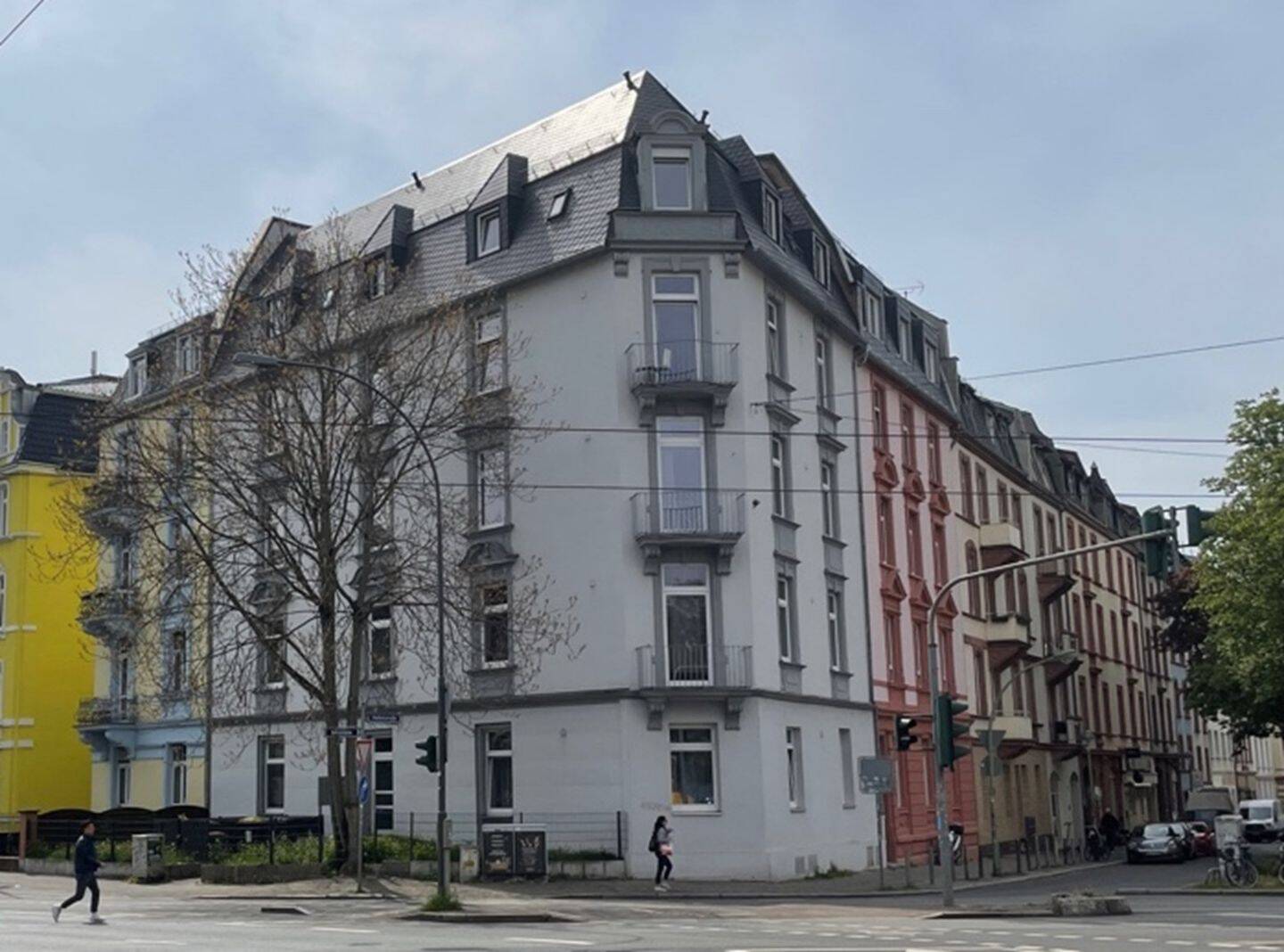 Mehrfamilienhaus mit 15 Wohnungen in 1A Lage – kernsaniert und TOP Rendite, 60389 Frankfurt am Main (Bergen-Enkheim Bornheim Nordend-Ost Nordend-West Seckbach)
