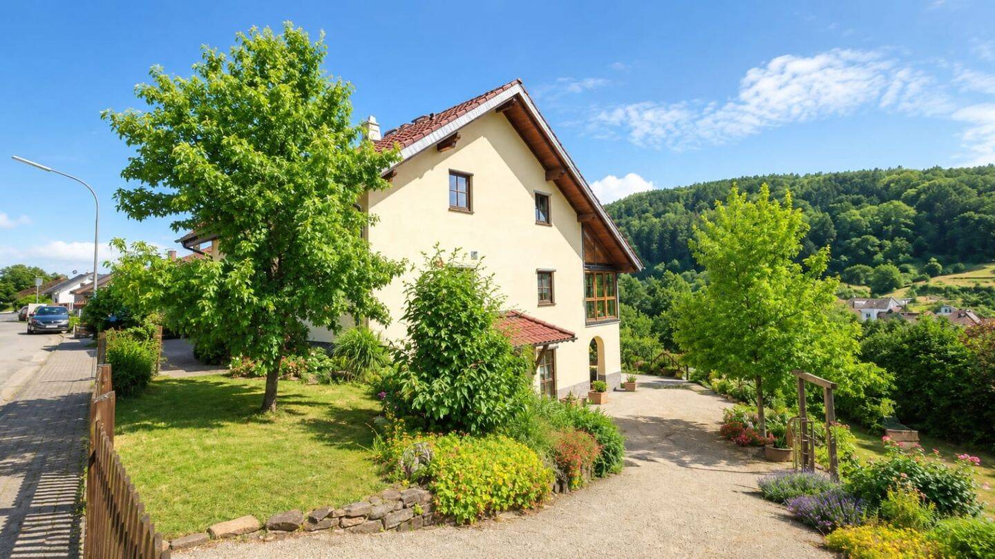 Großzügiges Wohnen mit Baugrundstück, Cottagegarten und gehobener Ausstattung, 63639 Flörsbachtal