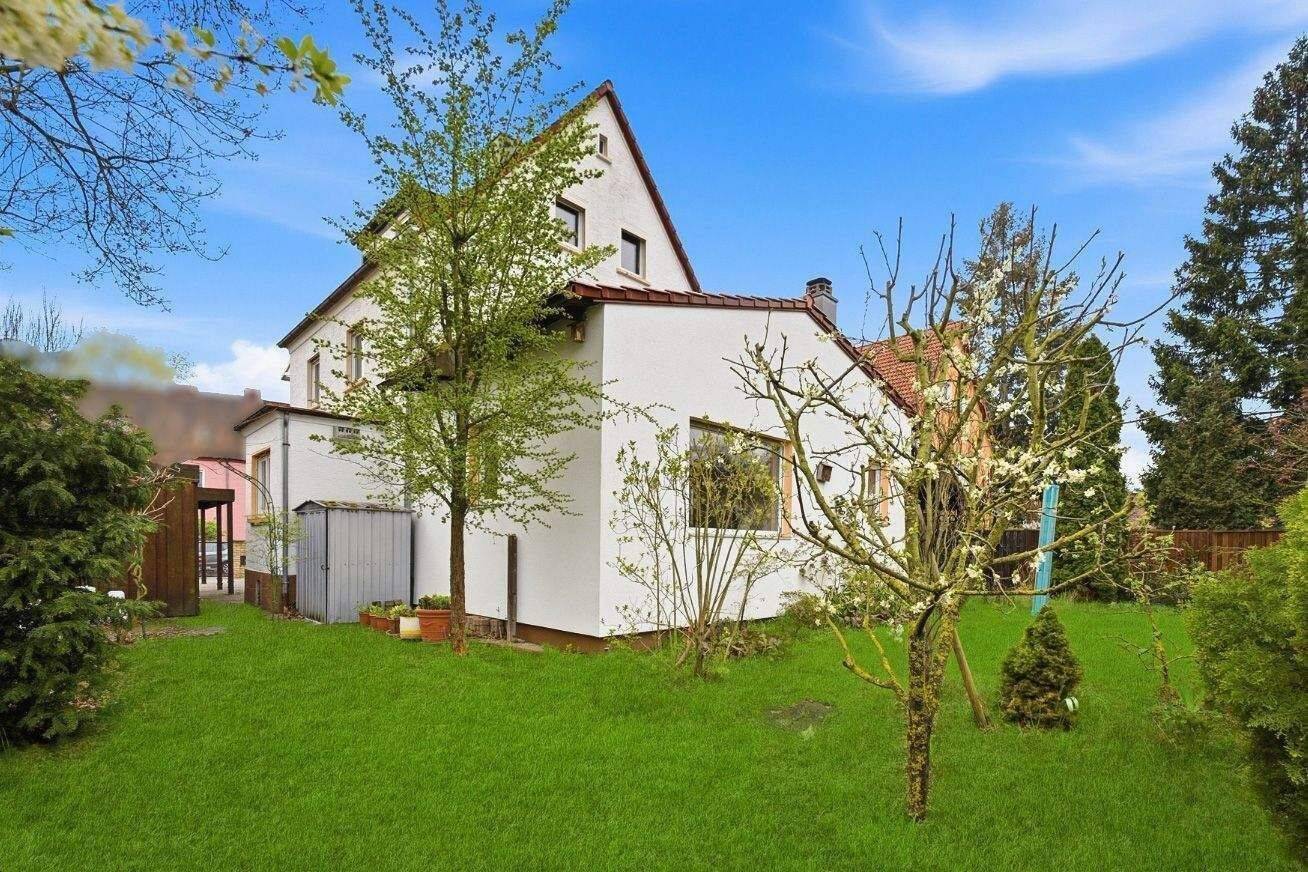 Wohnhaus mit 3 Wohnungen in schöner Wohnlage, Fürth-Ronhof. Bezugsfrei!, 90765 Fürth