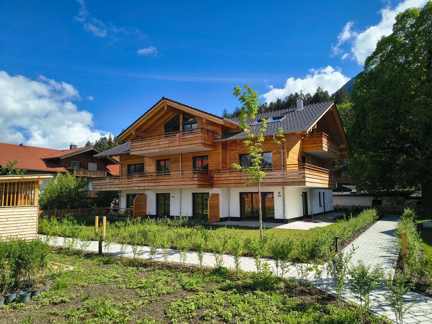 Ihr neues Zuhause im Grünen – Erdgeschosswohnung mit Privatsphäre und Charme, 82467 Garmisch-Partenkirchen