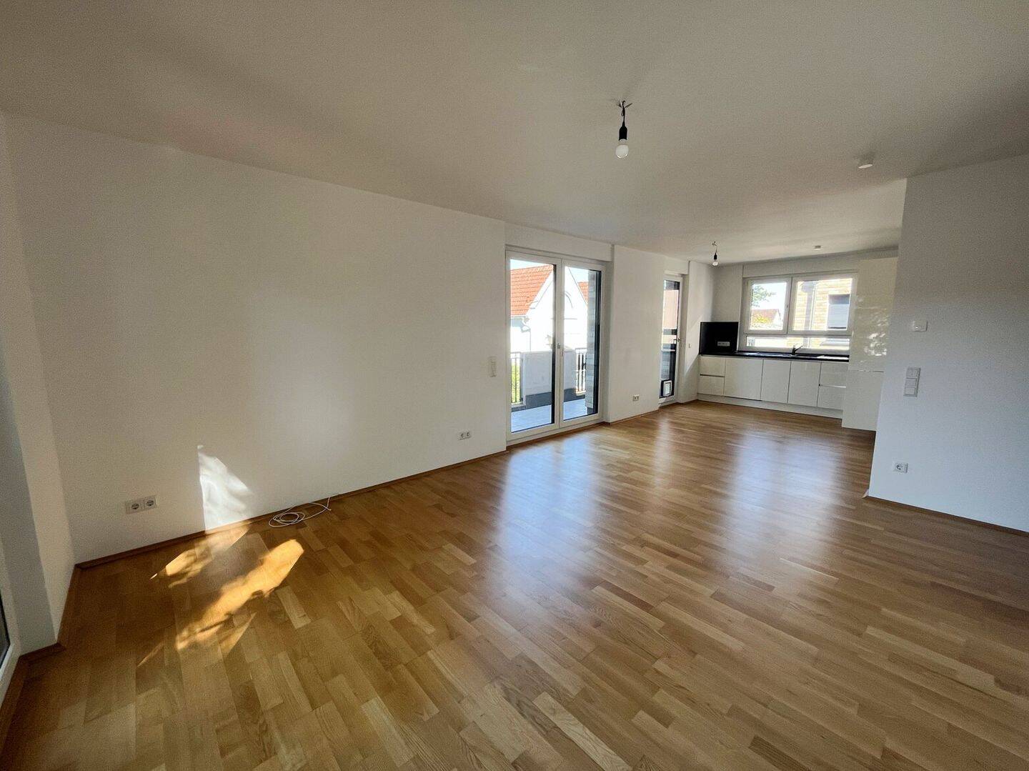 Mainz: Dreizimmerwohnung mit EBK, Balkon und Stellplatz in Finthen, 55126 Mainz (Finthen Layenhof)