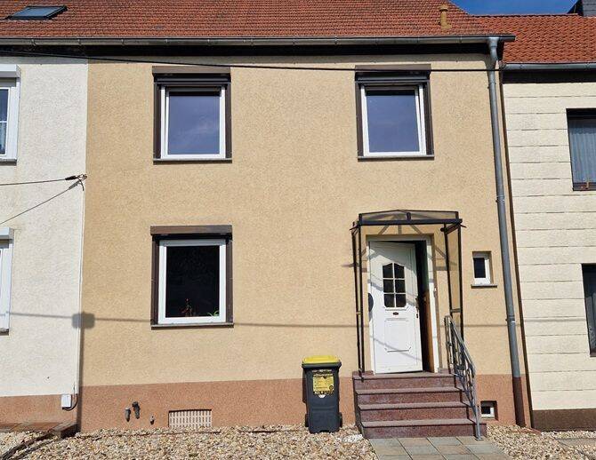 Reihenmittelhaus in beliebter Wohnlage in Schkopau zu verkaufen, 6258 Schkopau