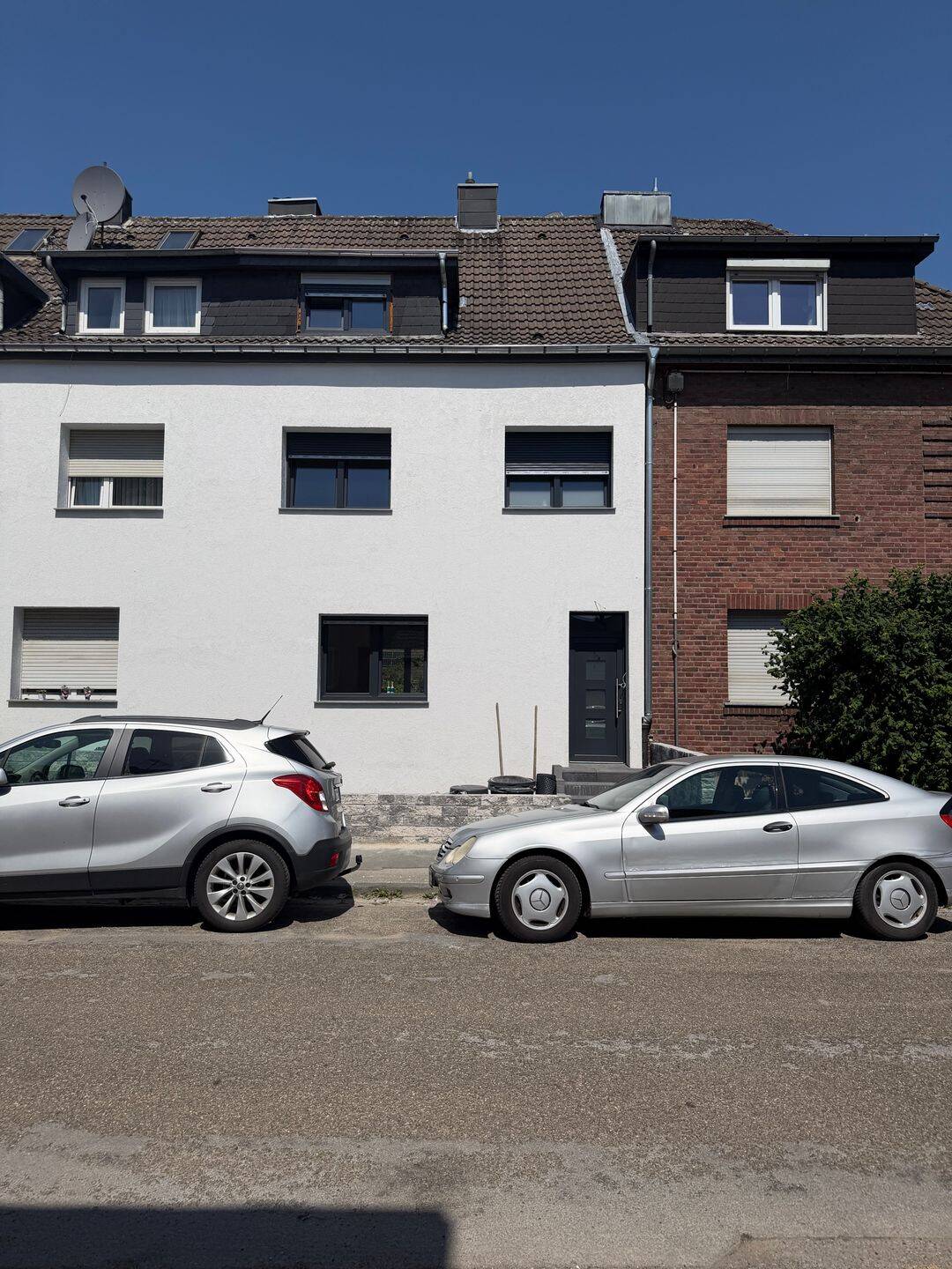 Erstbezug nach Kernsanierung – Familienfreundliche Doppelhaushälfte in Alsdorf, 52477 Alsdorf