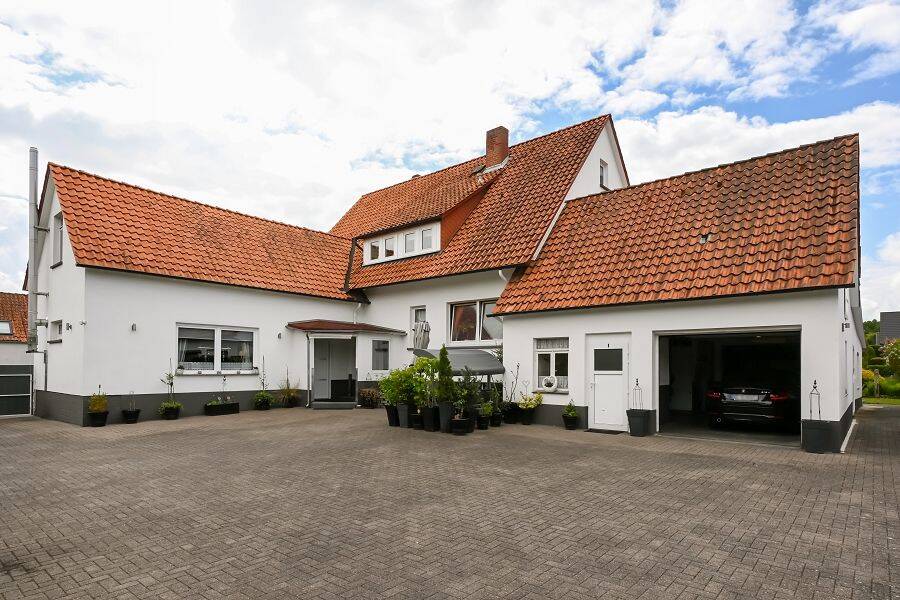 Großzügiges 2-Familienhaus mit großem Grundstück und vielseitigen Nutzungsmöglichkeiten!, 31089 Duingen