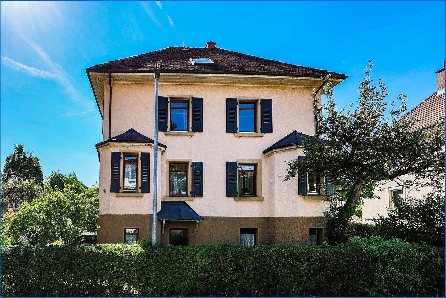 Bezugsfreies Zweifamilienhaus – Gestaltungsfreiraum in begehrter Lage von Singen am Hohentwiel, 78224 Singen (Hohentwiel)