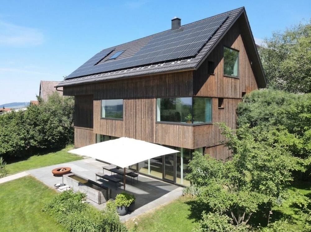 Unverbaubarer Weitblick auf 16.166 m² Grund, Architektenhaus in sonniger Höhenlage, 82401 Rottenbuch