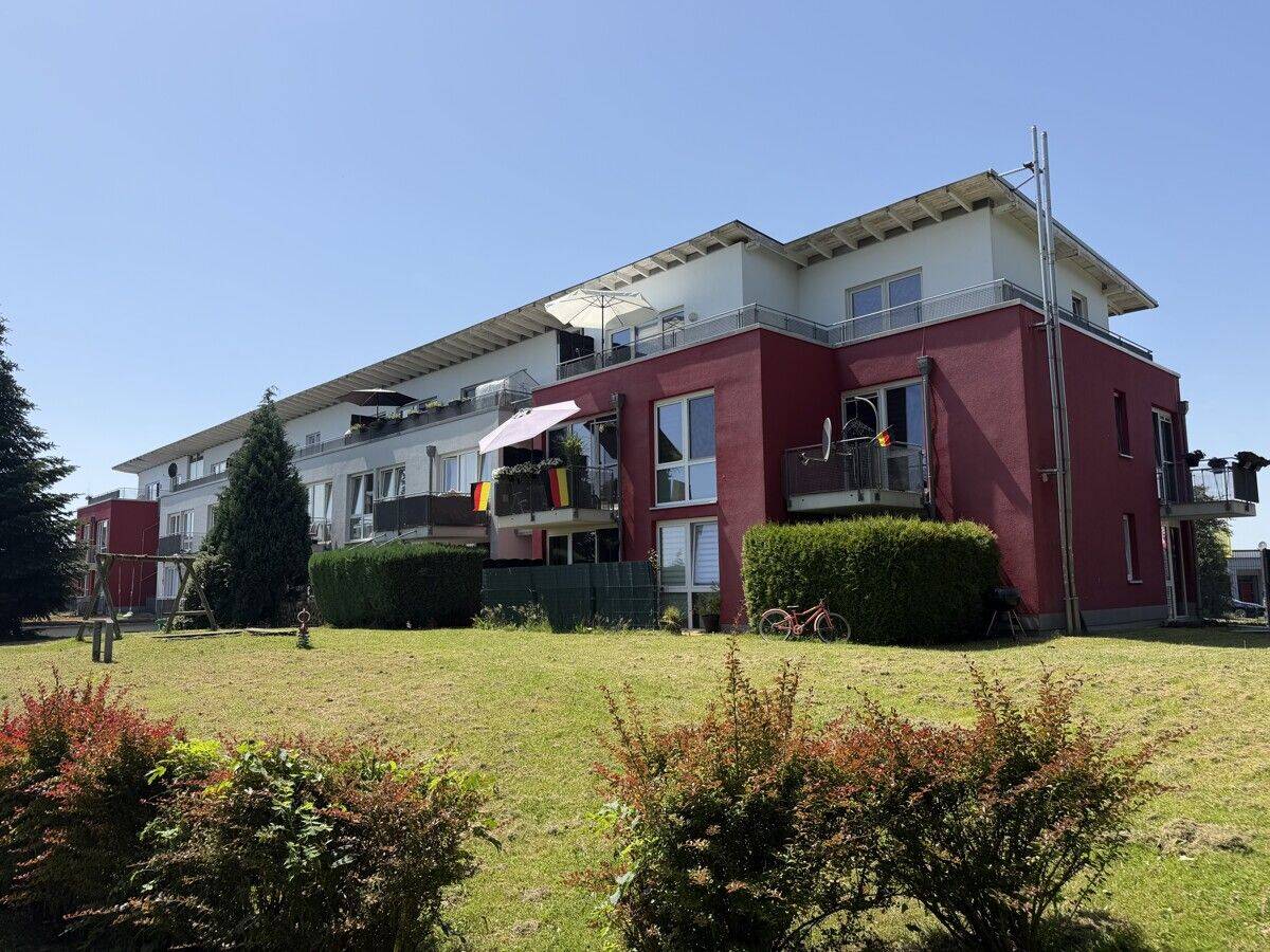 Mehrfamilienhaus mit Gemeinschaftsunterkunft aufgeteilt in 17 Wohneinheiten mit Mietsteigerungspotential!, 51515 Kürten
