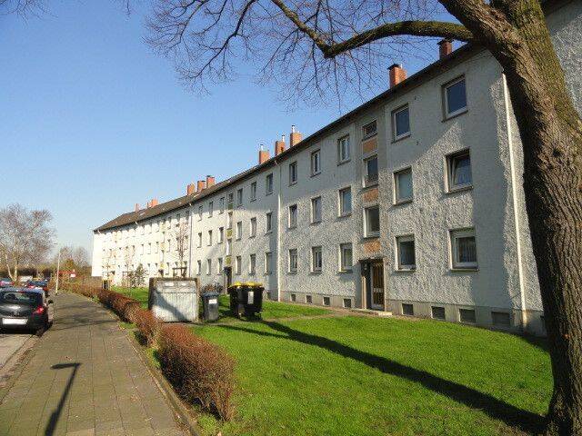 ***Renovierte 2-Zimmerwohnung im EG in ruhiger und grüner Umgebung***, 47229 Duisburg (Bergheim Friemersheim Rheinhausen-Mitte)