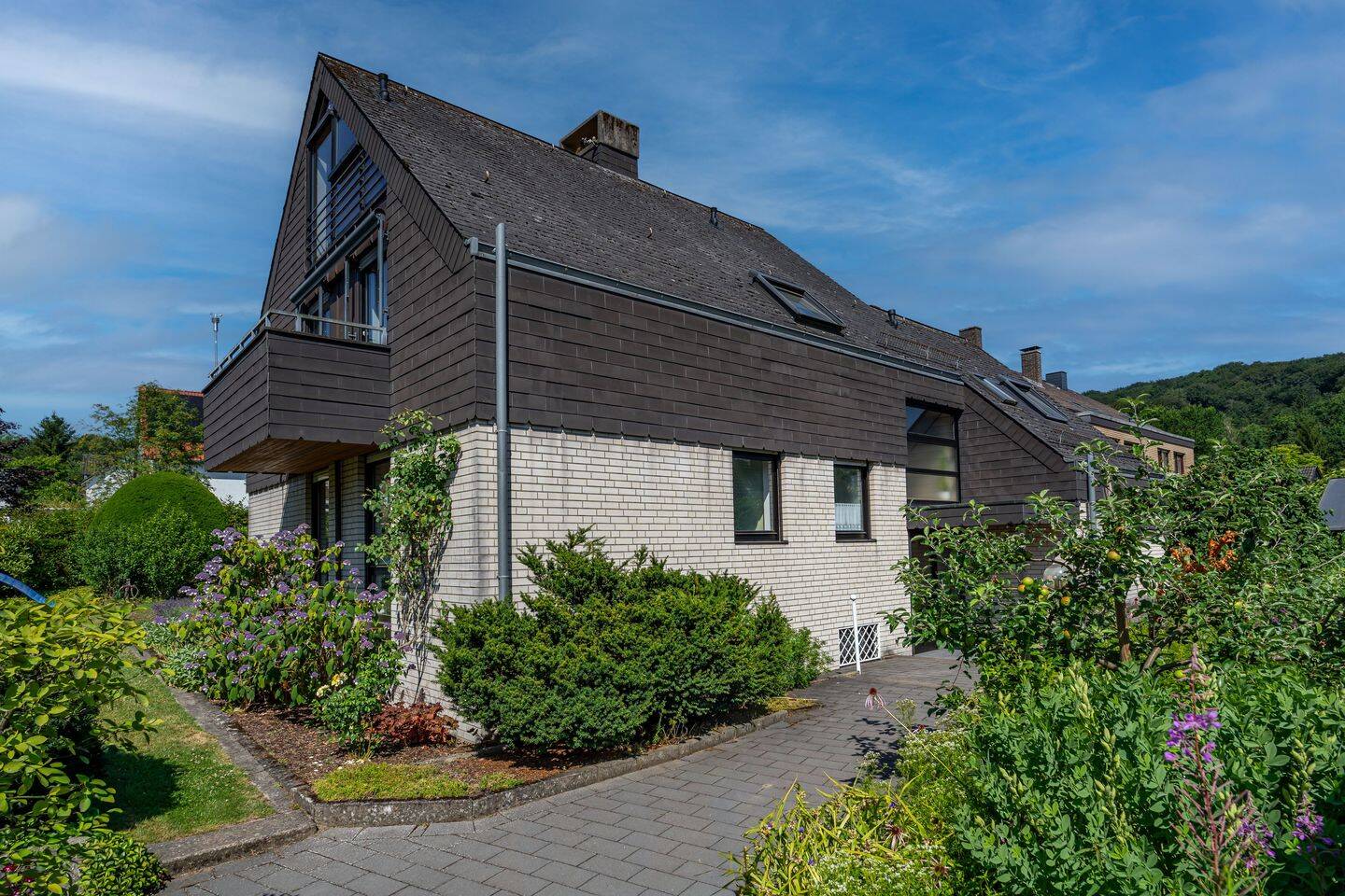 Familienfreundliches Architektenhaus in Bestlage – umfangreich modernisiert und nahe Botanischem Garten, 33617 Bielefeld (Gadderbaum Innenstadt)