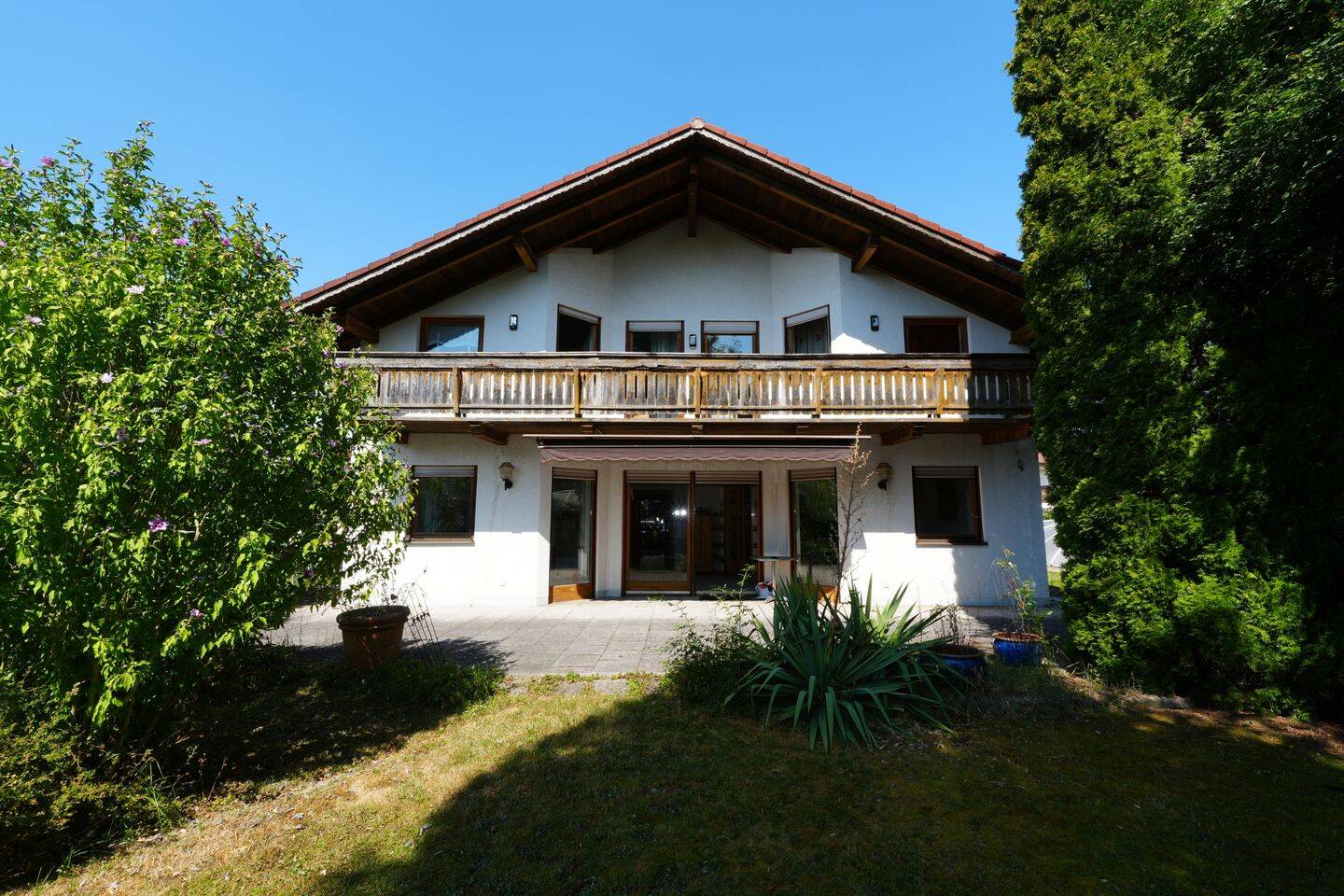 großes Einfamilienhaus mit Einliegerwohnung mit großem Grundstück in schöner Siedlungslage – 826, 84359 Simbach a. Inn