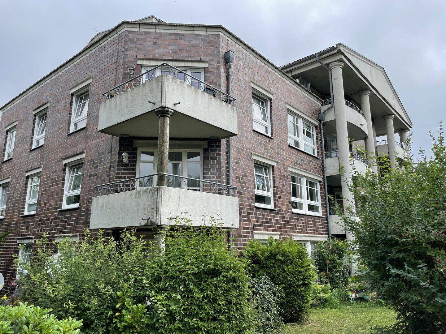 Renovierte 1-Zimmer-Wohnung mit Balkon, neuer EBK & Aufzug in Barleben, 39108 Magdeburg (Altstadt Stadtfeld Ost)