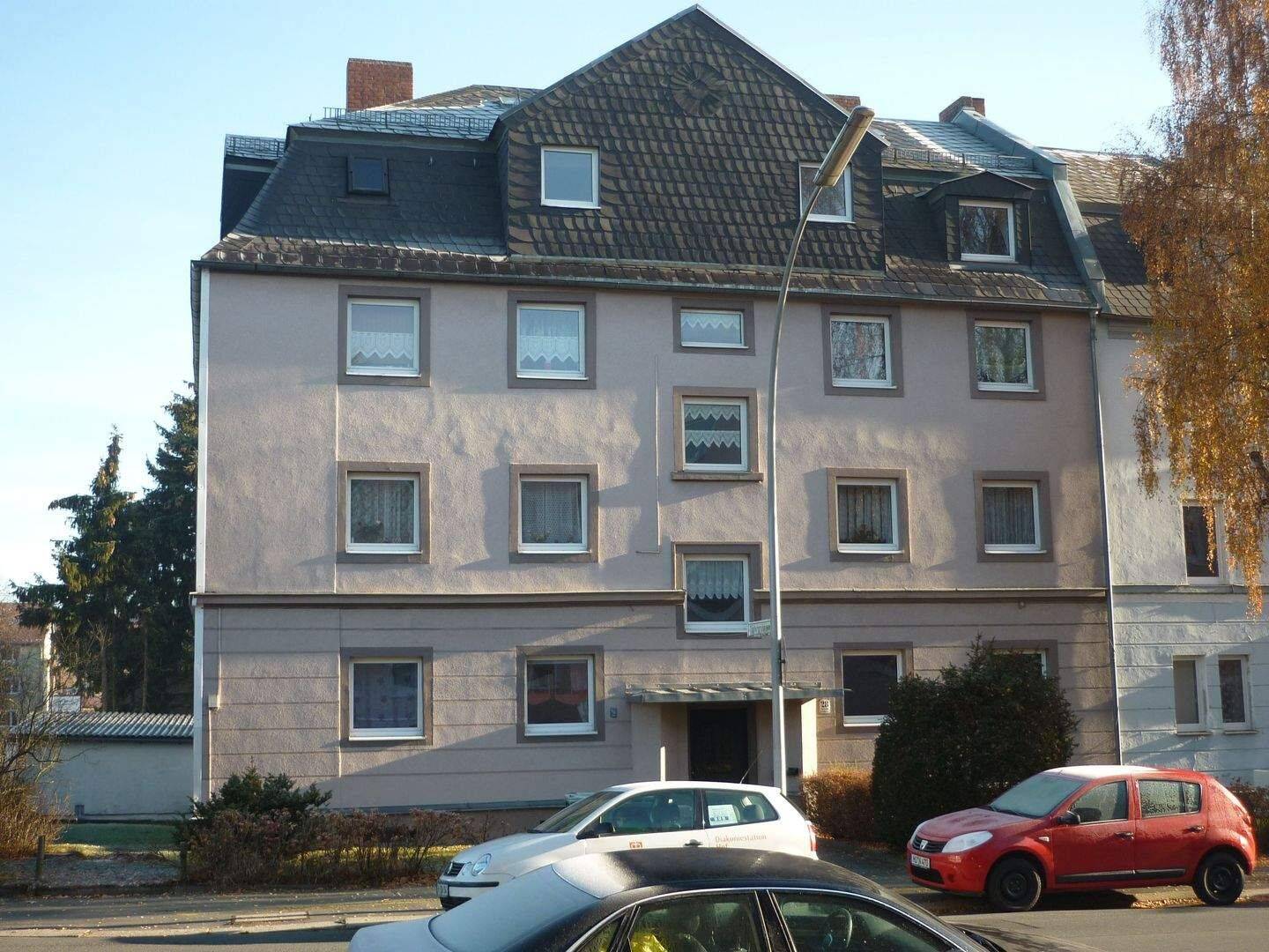 Interesse? Helle Wohnung mit EBK und neuem Bad, 95030 Hof (Epplas Innenstadt Osseck Unterkotzau Wölbattendorf)