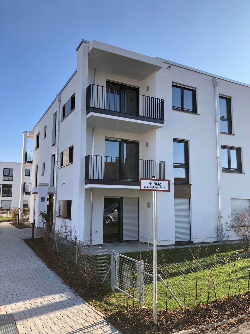 Modernes Apartment mit großem Balkon Wohnung, Allach 2 min zur S2, 80999 München (Allach-Untermenzing)