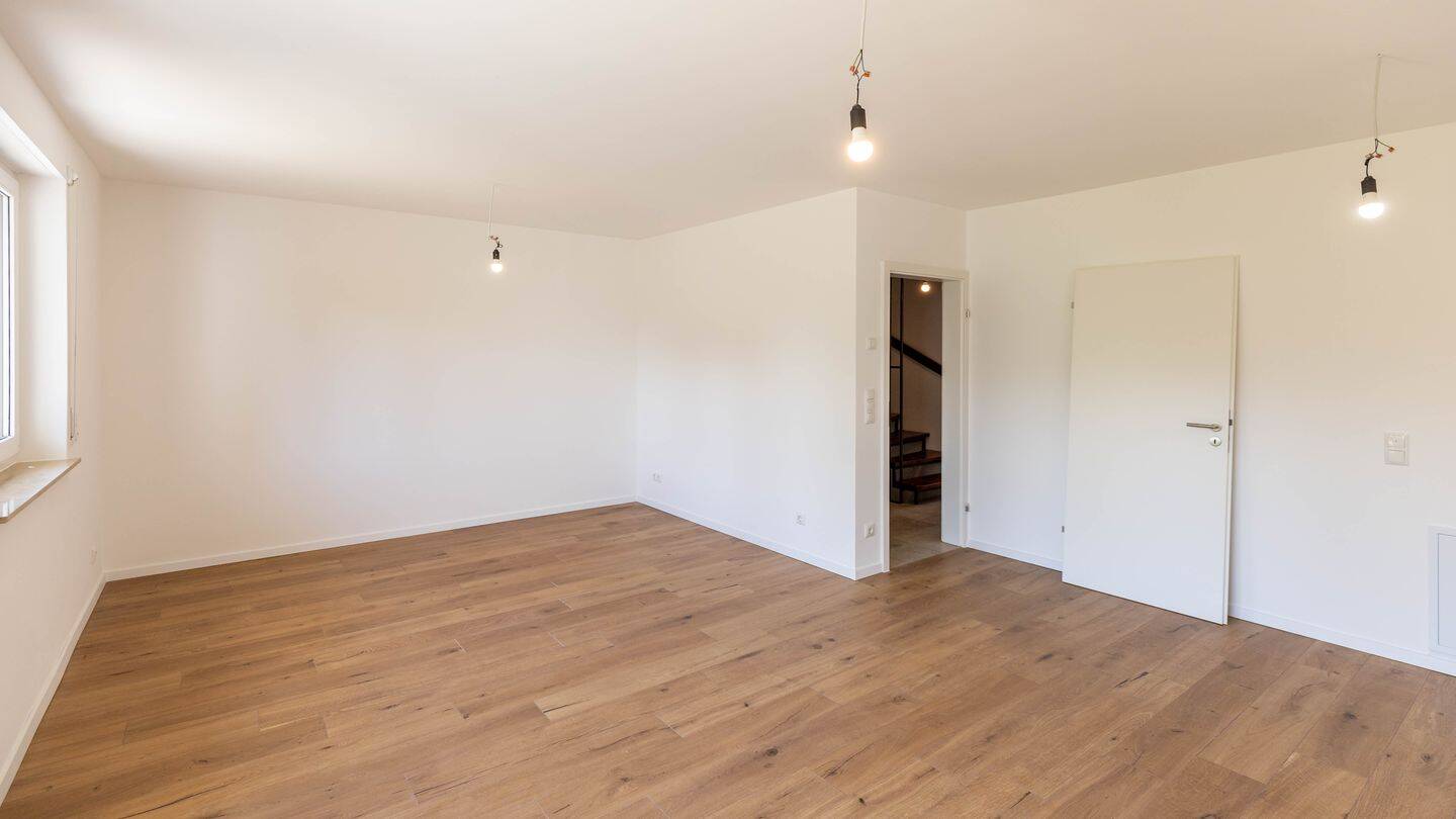 Neuwertiges Reihenmittelhaus sucht nette Familie, 85551 Kirchheim b. München