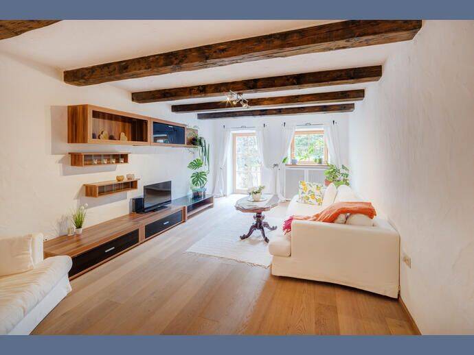 Möbliert: Charmante Souterrainwohnung in Bad Wiessee, 83707 Bad Wiessee