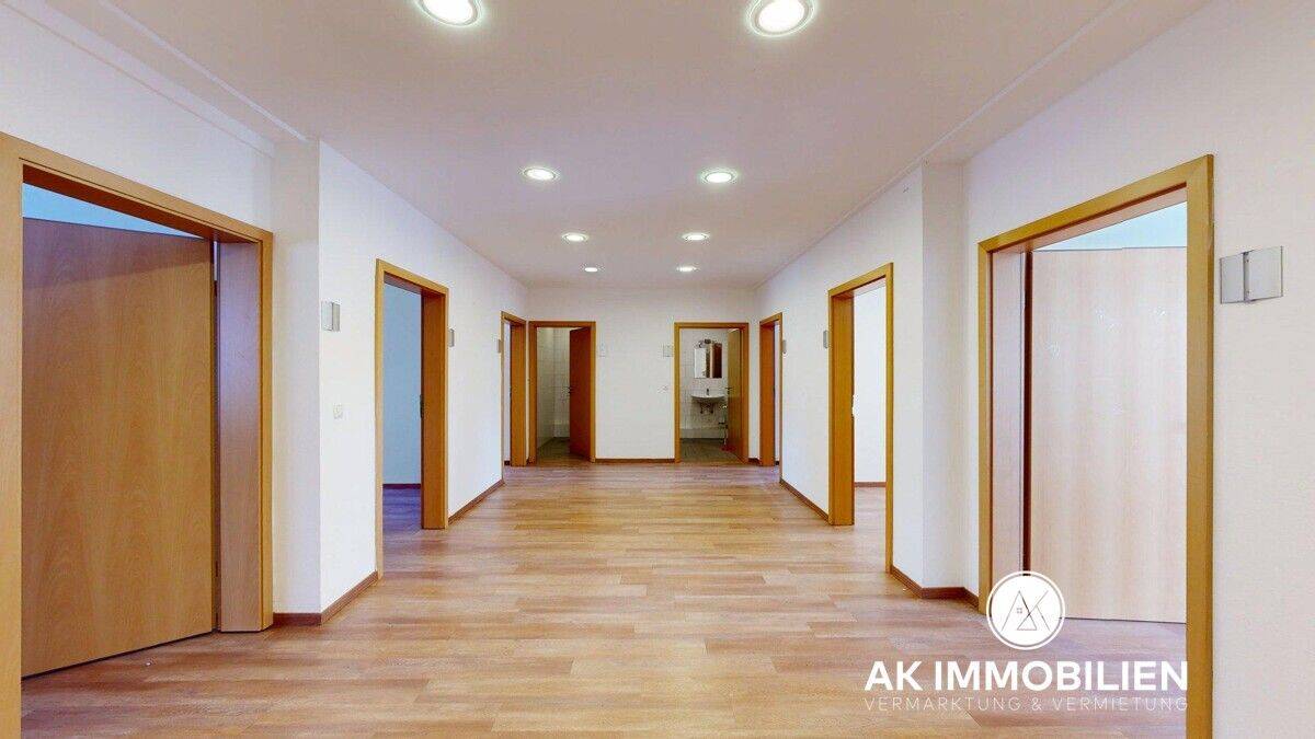 Großzügige Wohnung mit ca. 140 m² Wohnfläche in zentraler Innenstadtlage von Hessisch Oldendorf, 31840 Hessisch Oldendorf