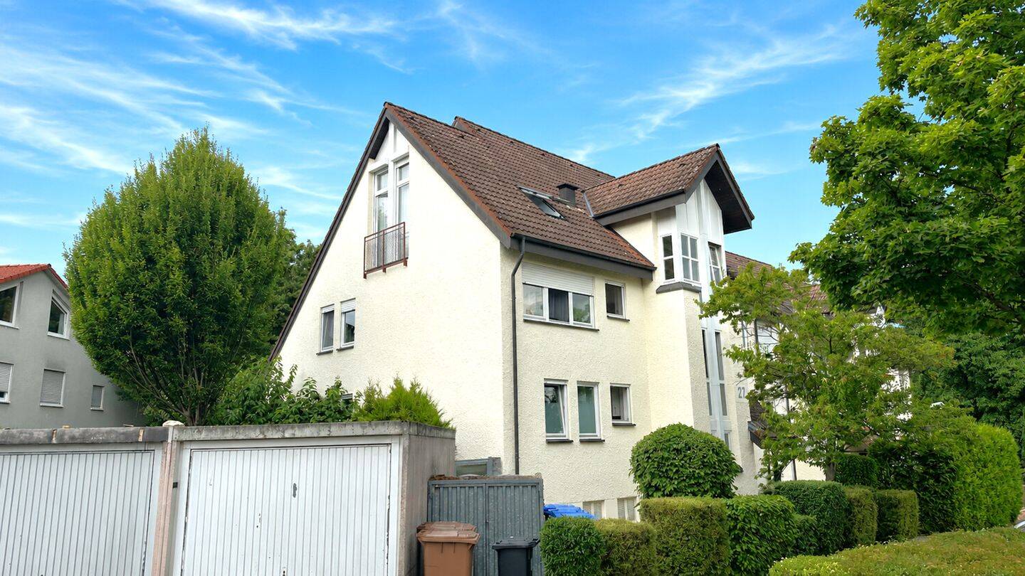 Stilvolle 2-Zimmer-DG-Wohnung mit ausgebautem Spitzboden & Einzelgarage auf dem Schafhof, 73230 Kirchheim unter Teck