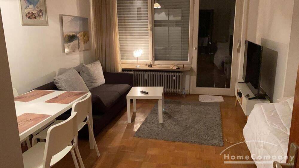 Ruhiges, möbliertes Apartment mit Balkon Nähe Münchner Freiheit, 80802 München (Maxvorstadt Schwabing-Freimann)