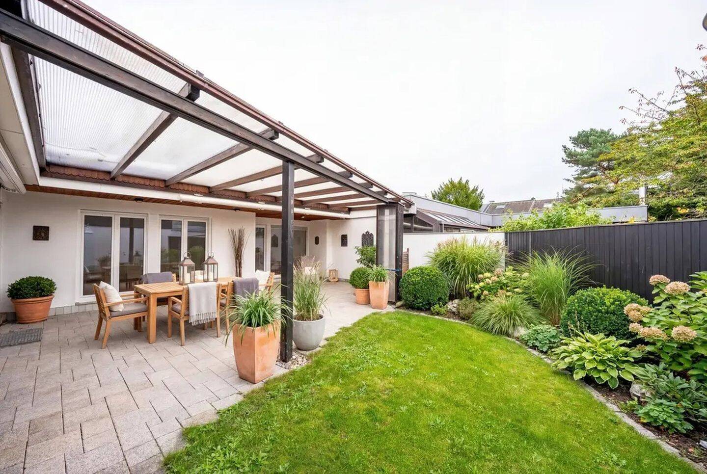Modernisierter Bungalow in Rodenkirchen-Rondorf, 50997 Köln (Rodenkirchen)