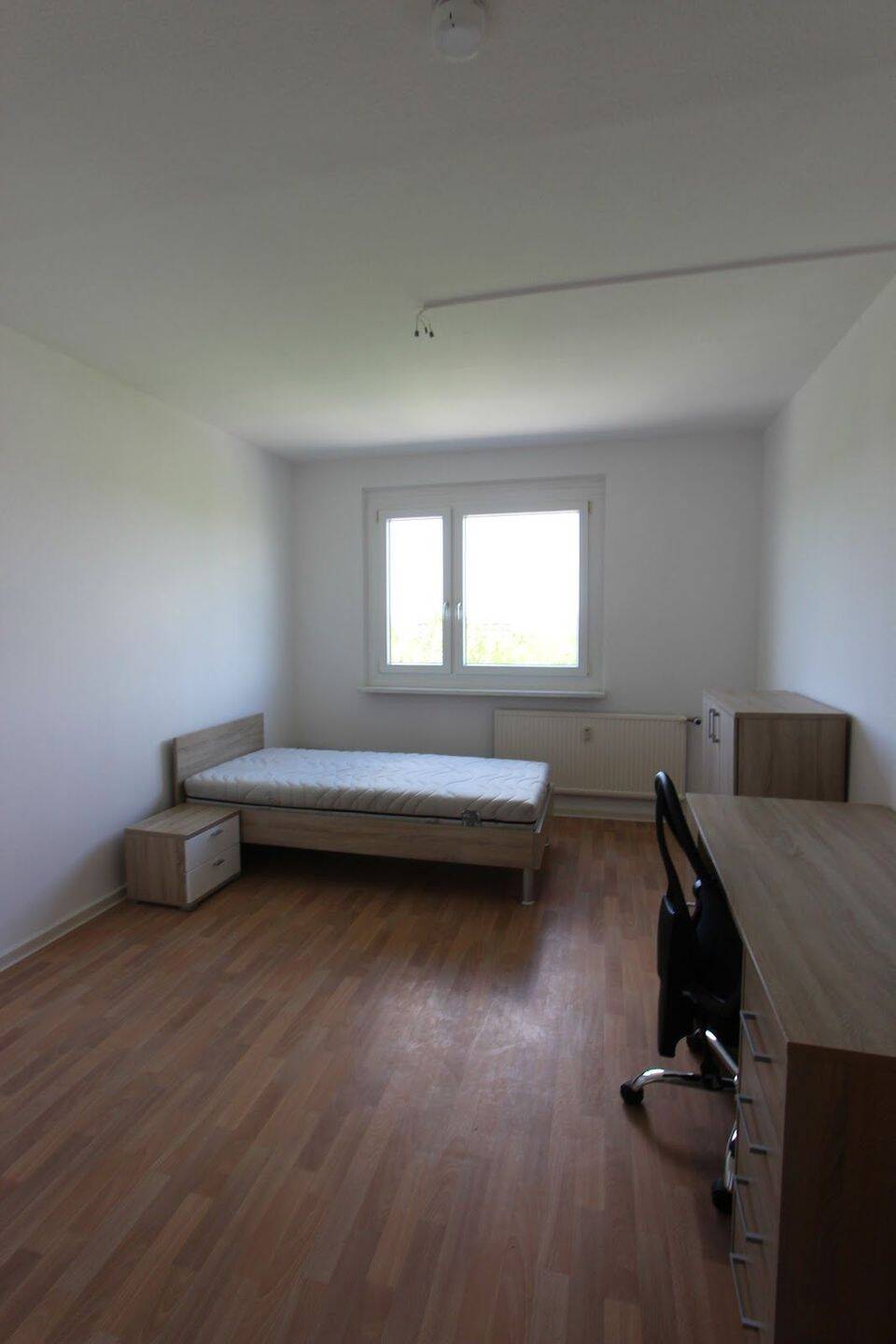Möbliertes WG-Zimmer frei, 7552 Gera (Bieblach-Ost Langenberg Roschütz Stublach)