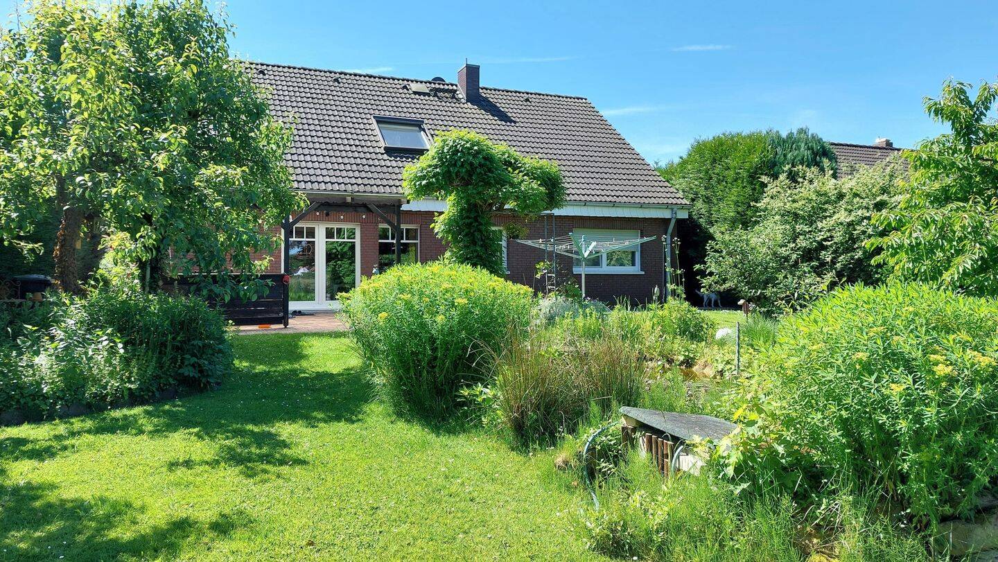 Zweifamilienhaus mit besonderem Weitblick und großem Grundstück in idyllischer Lage, 59199 Bönen