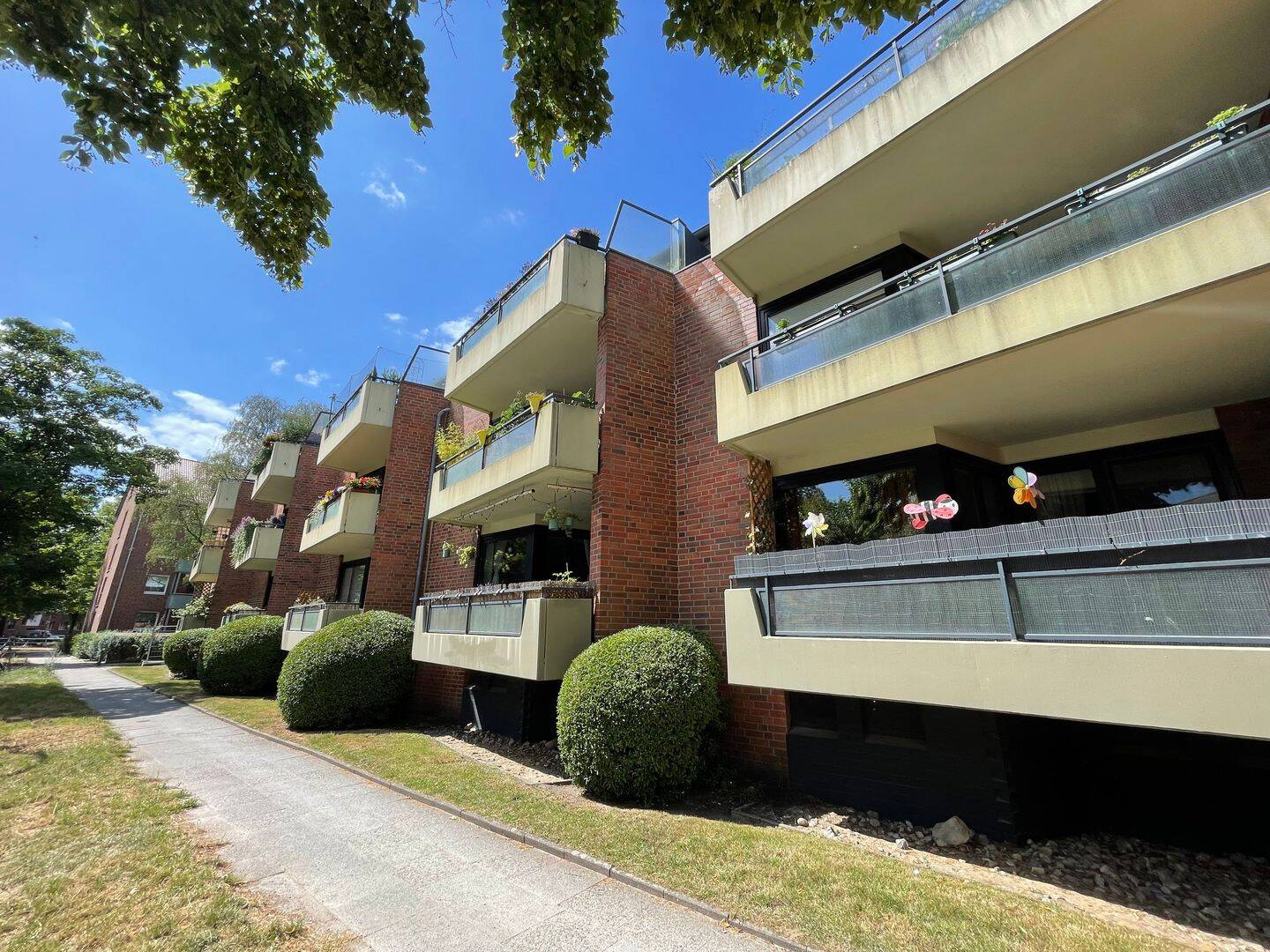 3-ZIMMER-WOHNUNG MIT GROßEM BALKON – ZENTRAL UND RUHIG, 22081 Hamburg (Hamburg-Nord Barmbek-Süd Uhlenhorst)