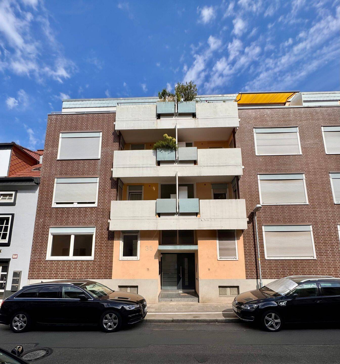 KL-Ost – Modernisierte Eigentumswohnung mit 3 Zimmern, Einbauküche, Bad, Balkon und Garage, 67657 Kaiserslautern (Innenstadt)