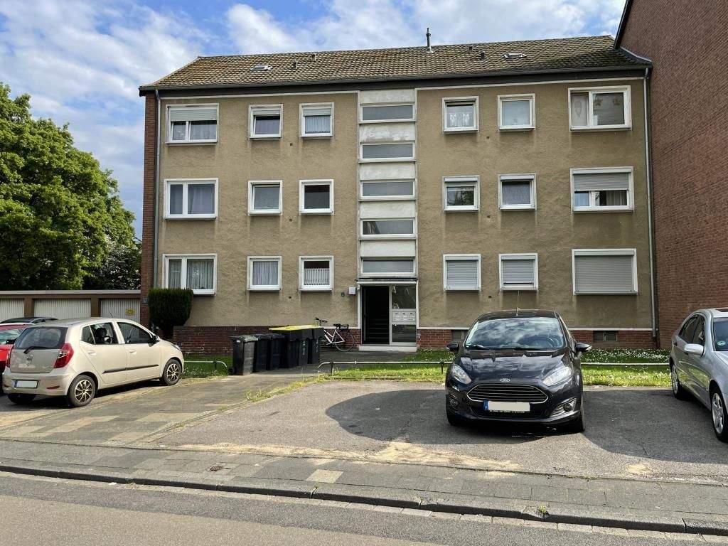 Langfristig vermietete Erdgeschoss-Wohnung inkl. Garage und Balkon, 41517 Grevenbroich
