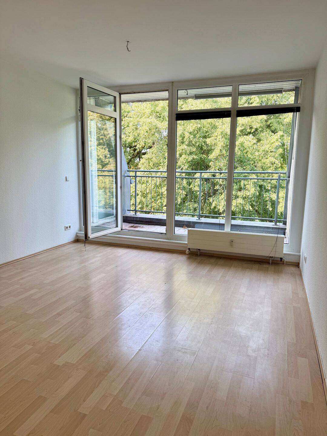 2 Zimmerperle mit grünem Ausblick und Westbalkon Sofortbezug in Hakenfelde, 13587 Berlin (Spandau Hakenfelde Kolonie Wannseeaten Siedl. Wohnsiedlung Hakenfelde)
