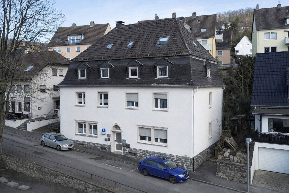 Solides Mehrfamilienhaus mit über 7 % Rendite in Altena Mühlendorf, 58762 Altena