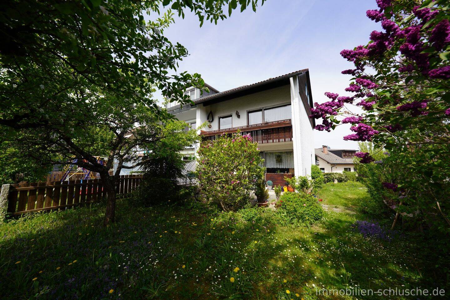 Bezauberndes  Reiheneckhaus mit großem Garten, Garage,  in Lindenberg im Allgäu, 88161 Lindenberg i. Allgäu