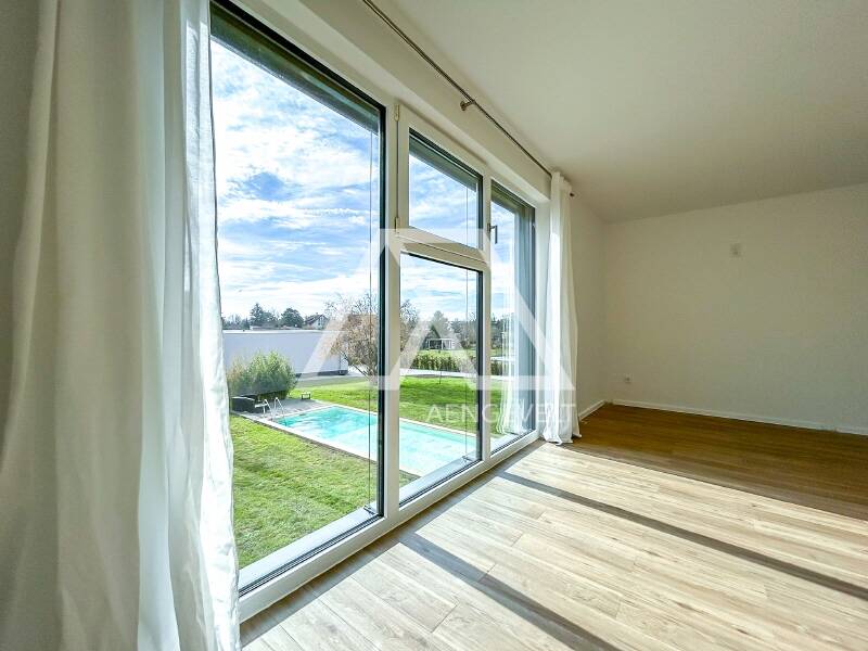 Architektenhaus mit Pool, Sauna & Panaoramablick ins Grüne in Magdeburg