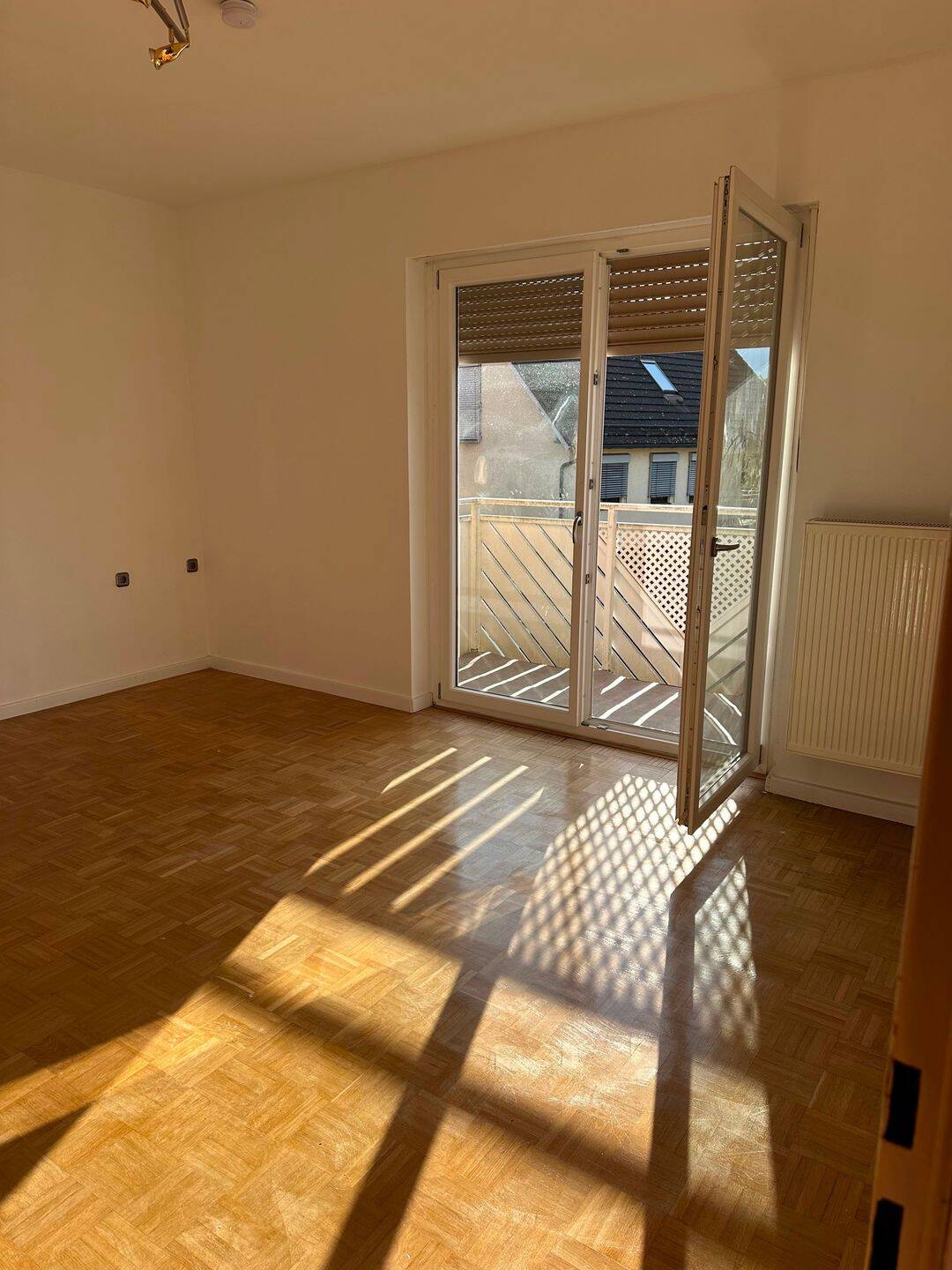 Attraktive 3-Zimmer-Wohnung mit Balkon und Garage in Schweinfurt-Oberndorf zu vermieten, 97424 Schweinfurt