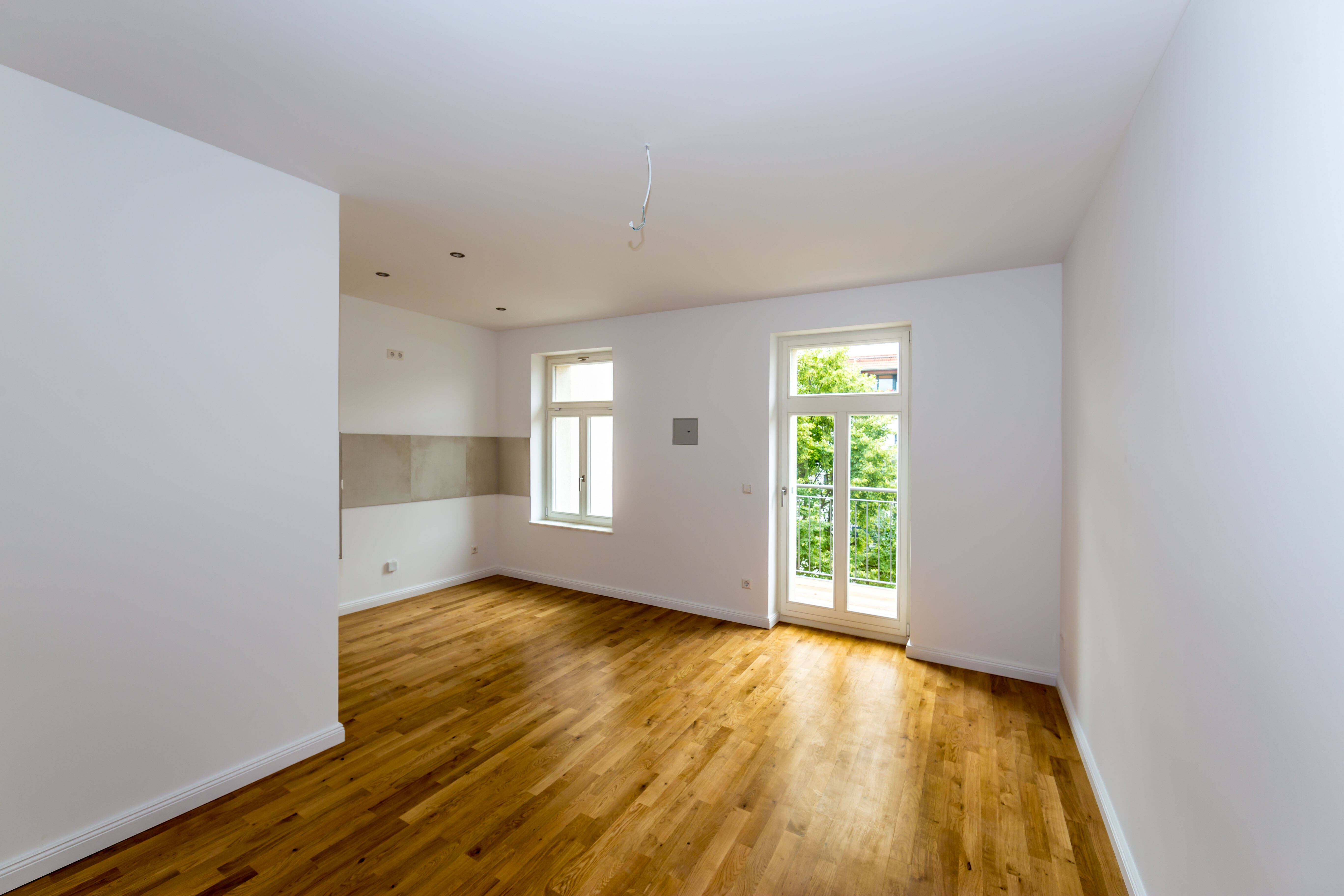 Topsanierung & Erstbezug – 2-Raum Traum mit Balkon, Wohnküche,  Parkettfußboden, hochwertiges Duschbad, Abstellkammer im Flur, 9306 Königsfeld