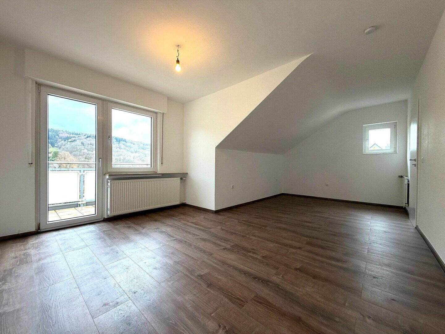 Großzügige Wohnung inkl. Küche u. Garten * in Bad Orb, 63619 Bad Orb