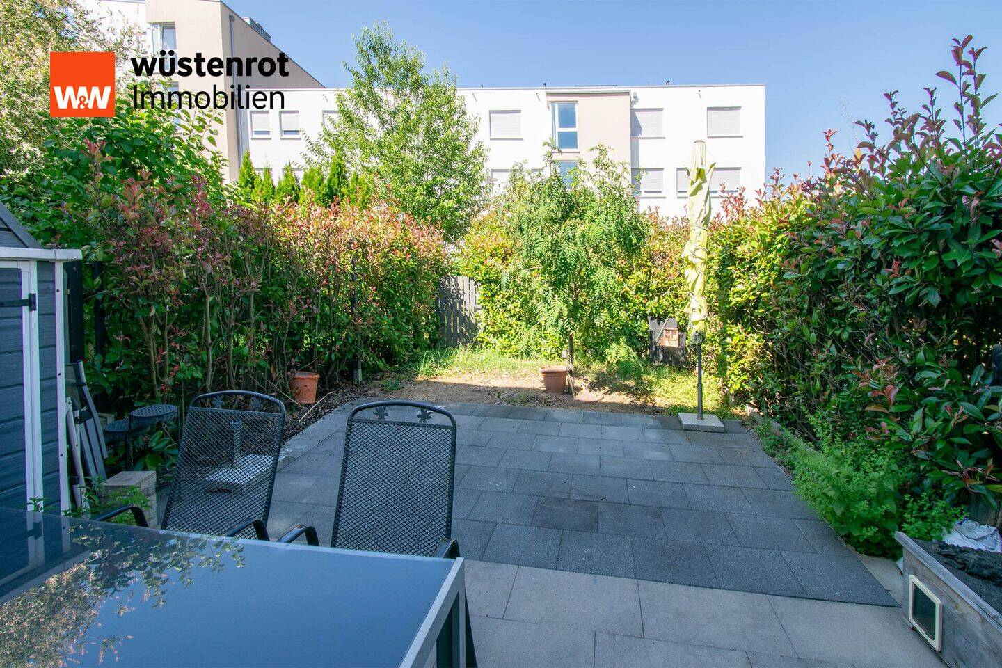 Modernes Reihenhaus mit 5 Zimmern und Dachterrasse in Kirchheim am Neckar, 74366 Kirchheim am Neckar