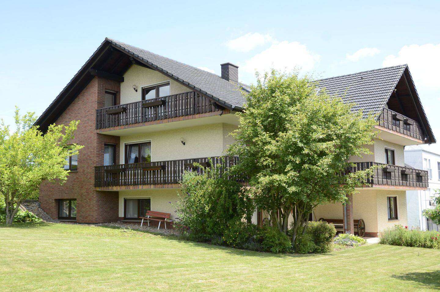 Großzügiges 1 – 2 Familienhaus in einer sehr guten Lage, 34369 Hofgeismar