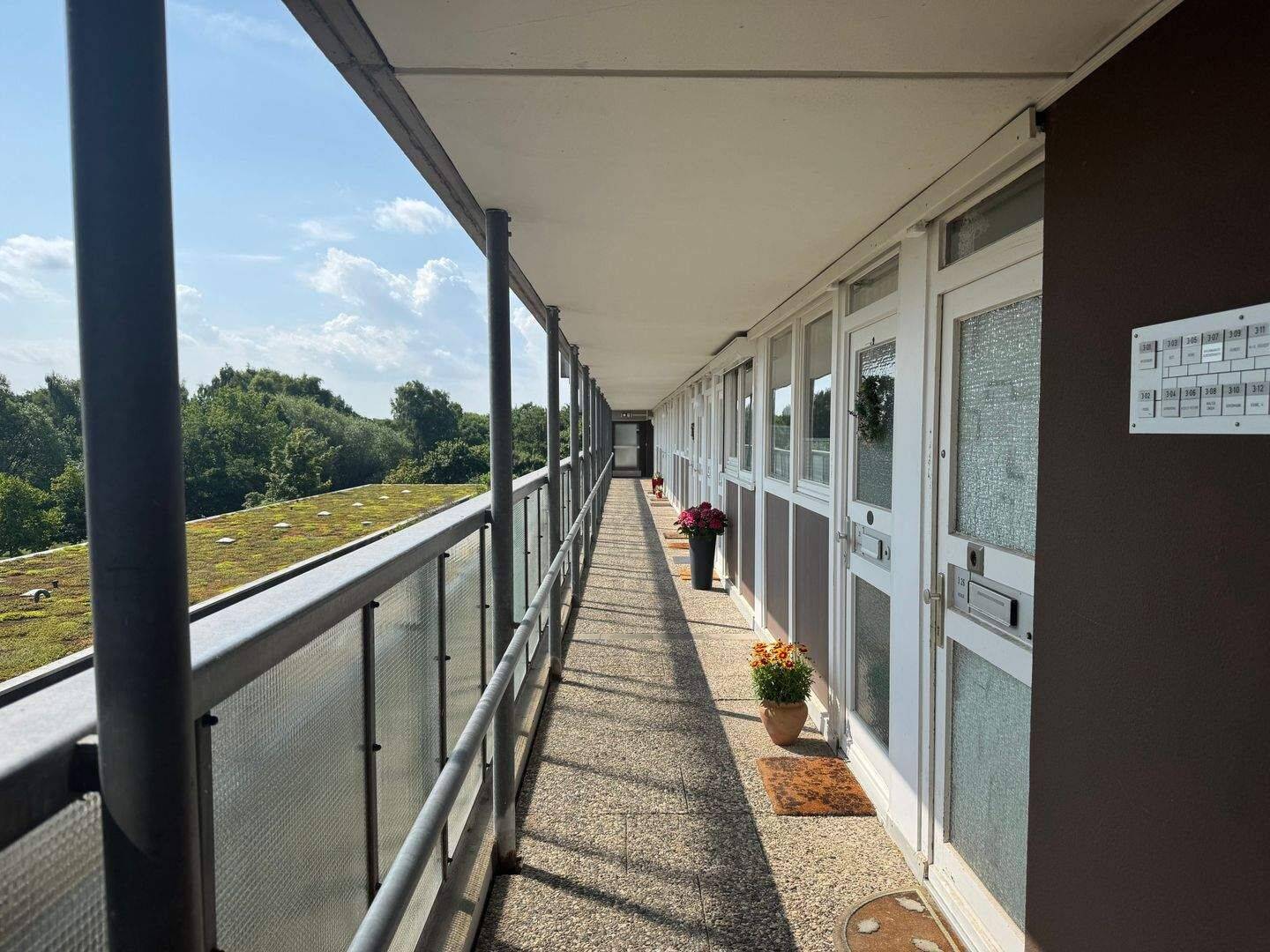 Großzügige 1- Zimmereigentumswohnung mit Balkon & Wellnessbereich im Terrassenhaus in Davenstedt, 30455 Hannover