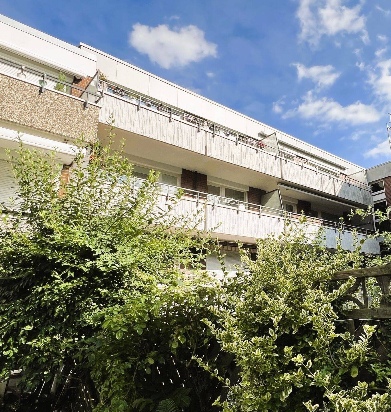 Provisionsfrei! Etagenwohnung mit Tiefgaragenstellplatz in Hamburg Kichsteinbek (vermietet)- Ein Angebot der Gerd von der Heide Immobilien GmbH