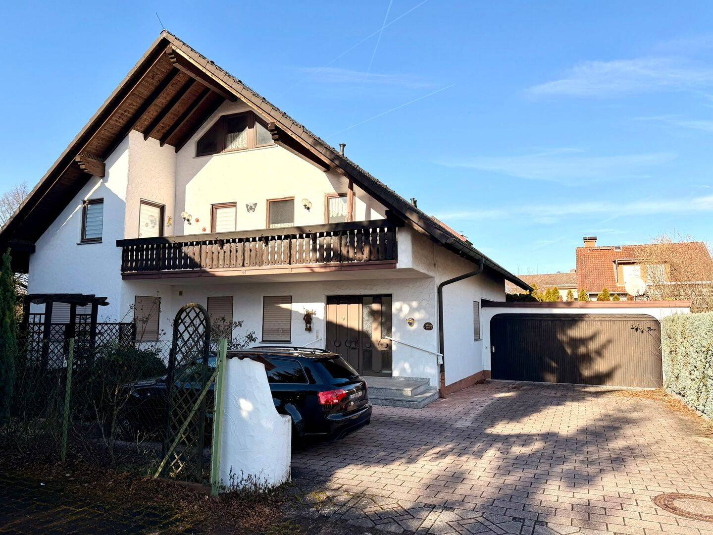 Hermann Immobilien: 2-Familienhaus mit Einliegerwohnung und Ausbaupotenzial im Dachgeschoss in Hanau-Klein-Auheim, 63456 Hanau