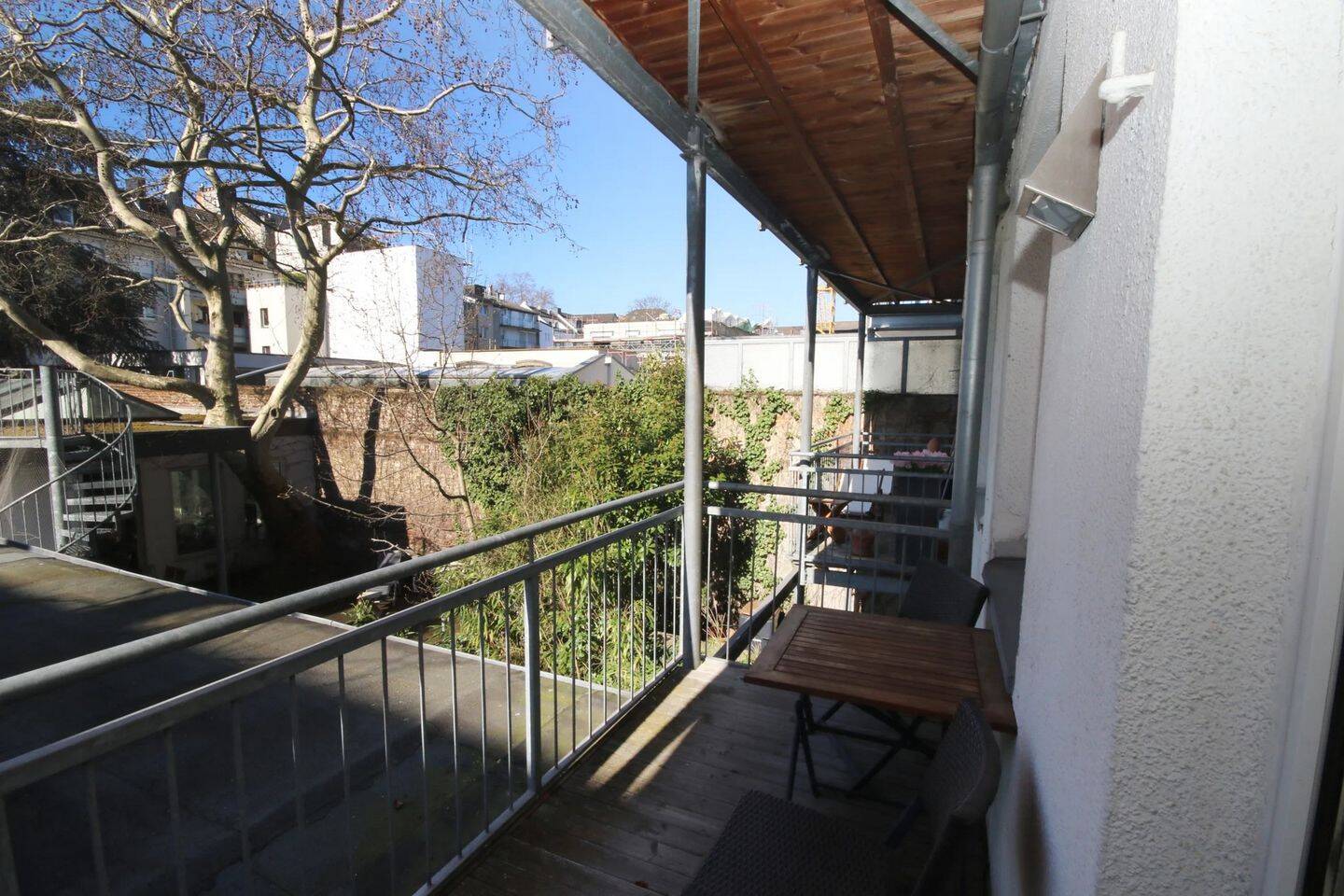 Möblierte 2-Zimmer-Wohnung mit Balkon in Düsseldorf-Carlstadt (56 m²), 40213 Düsseldorf